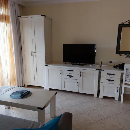 Aparthotel Santa Marina Apartaments- Karina 1 *