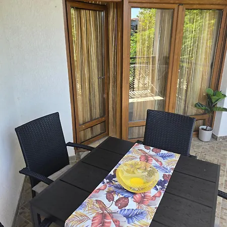 Santa Marina Apartaments- Karina 1 公寓式酒店