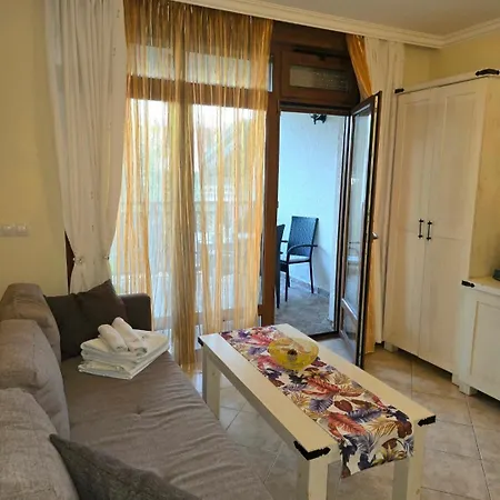 Santa Marina Apartaments- Karina 1 *